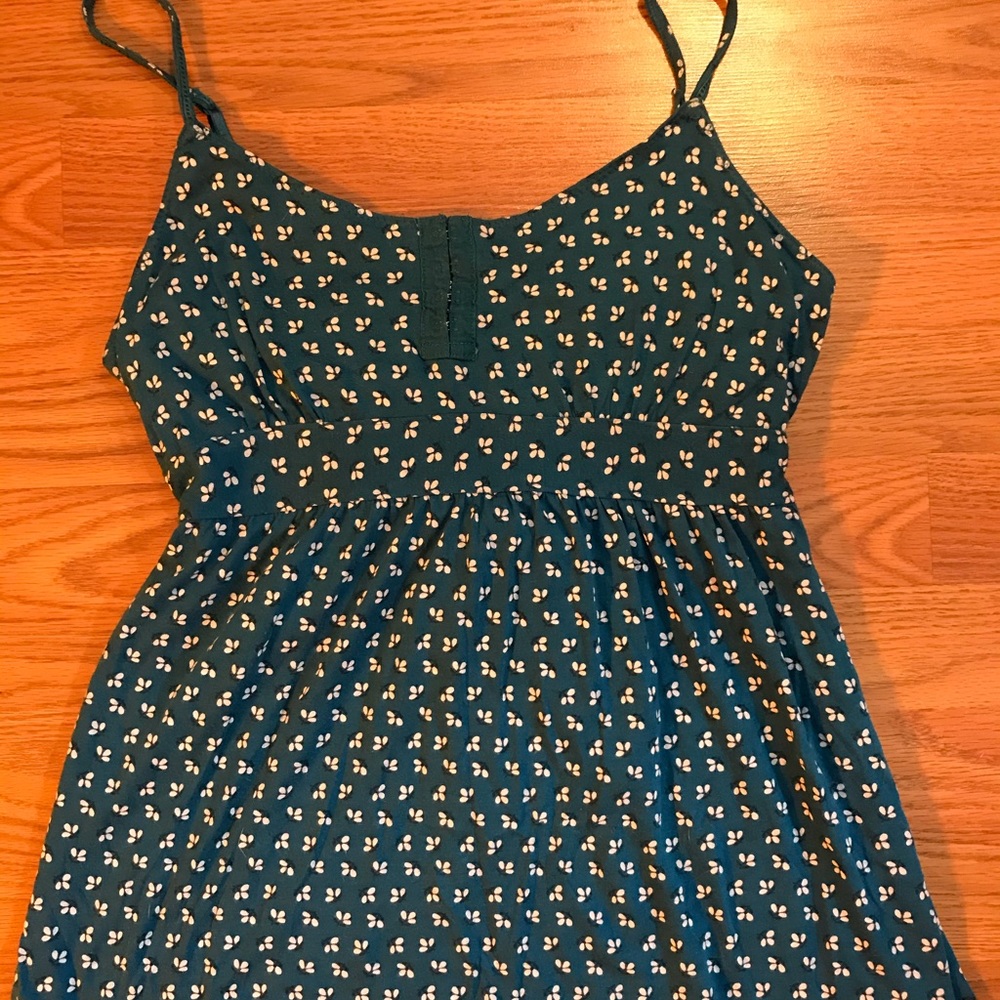 American Eagle Tank Top With Built in Shelf Bra, M